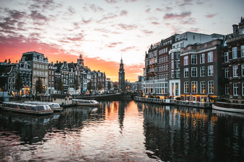 cheap hotels in amsterdam